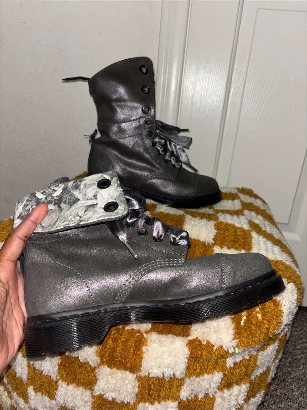 Dr. Martens Metallic Gun Metal Aimilie fold over Women 10 ribbon shoestring punk